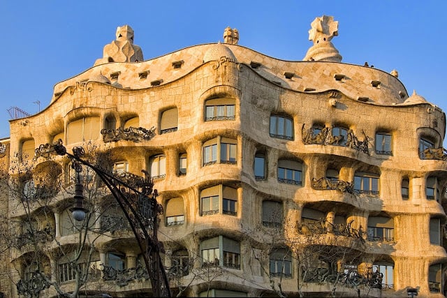 La Pedrera em Barcelona: Casa Milà - 2020 | Dicas incríveis!